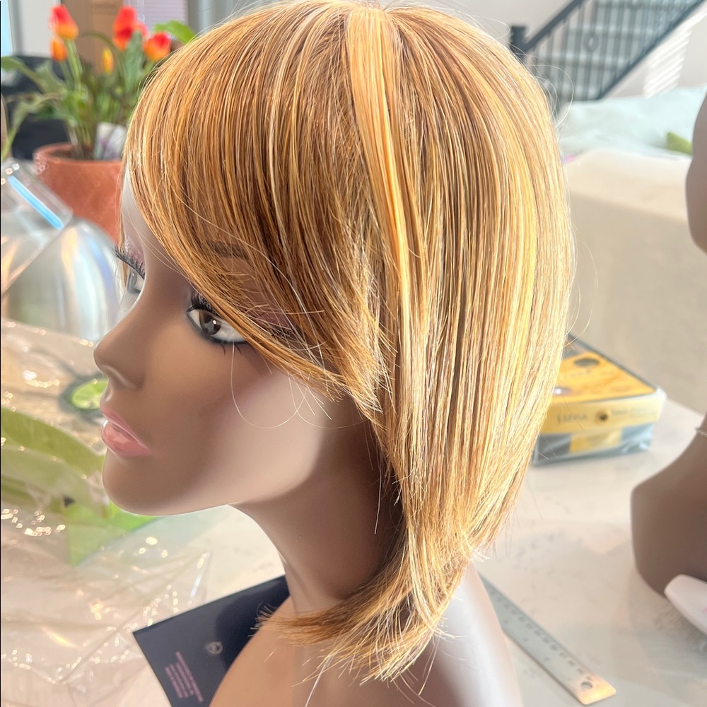 Vivica Fox Hair Estee wig p2216